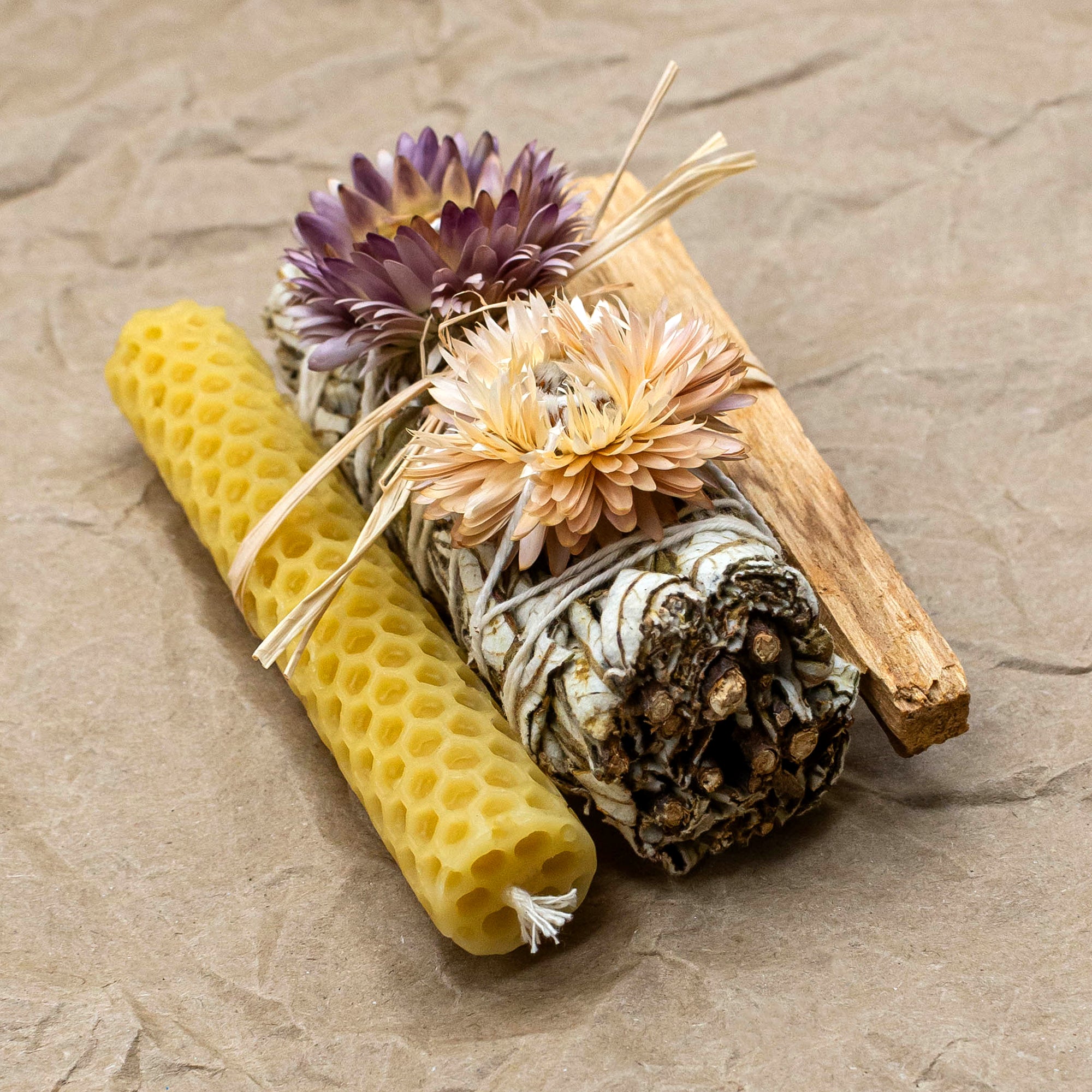 YERBA SANTA, PALO SANTO + BEESWAX CANDLE